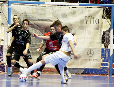 Aicardo vs Geison (Photo courtesy: Rubn de Pedro - LNFS)