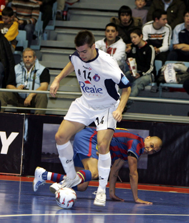 Sergio Lozano vs Ari (Photo courtesy: Rubn de Pedro - LNFS)