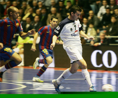 Raul followed by Igor and Jordi Sanchez (Photo courtesy: Rubn de Pedro - LNFS)