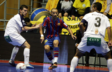 Igor between Raul and Messias (Photo courtesy: Rubn de Pedro - LNFS)