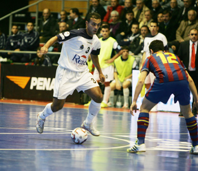 Messias vs Jordi Sanchez (Photo courtesy: Rubn de Pedro - LNFS)